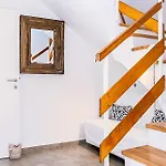 Beautiful Apartment In Pula Pula