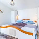 Beautiful Apartment In Pula Apartament *