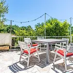 Beautiful Apartment In Pula Pula