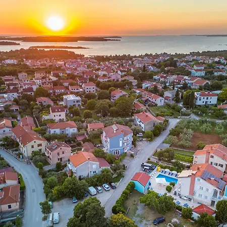 Apartman Beautiful Apartment In Pula
