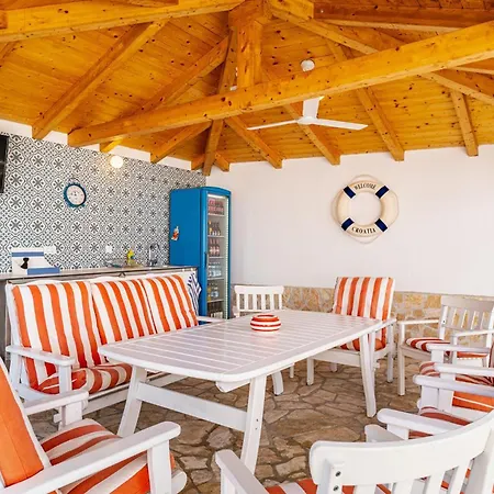 Beautiful Apartment In Pula *