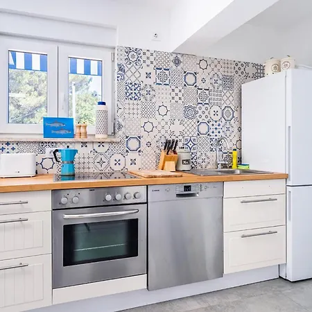 Awesome In With Kitchen * Pula
