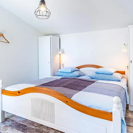 Awesome In With Kitchen Apartment *