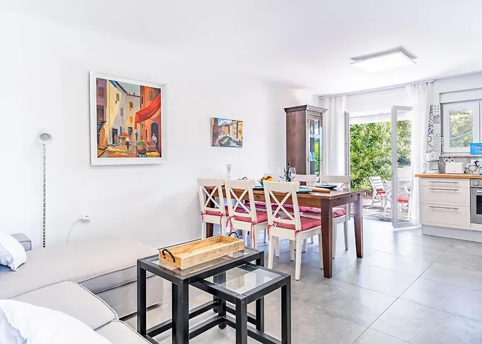 아파트 Lovely In With Wifi *