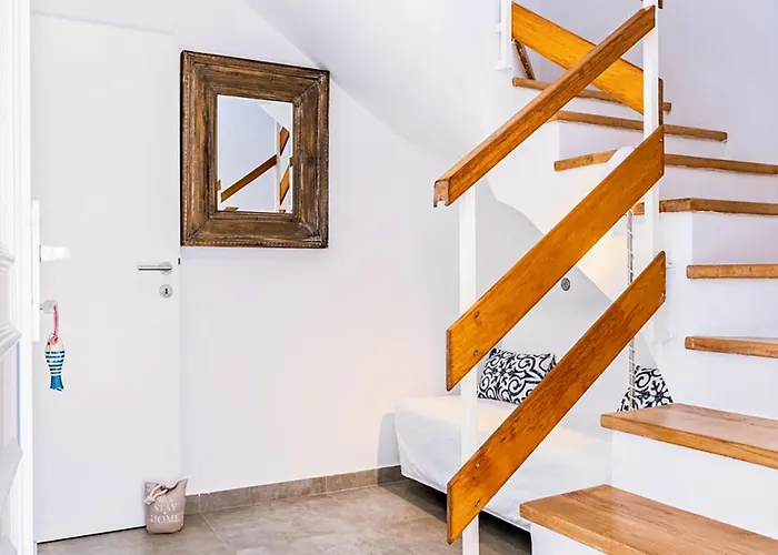 Lovely In With Wifi 풀라