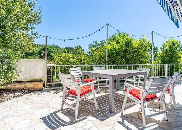 Lovely In With Wifi 풀라