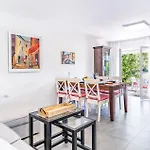 Apartamento Lovely In With Swimming Pool *